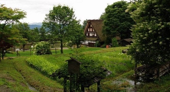 Rumah-tradisional-di-Hida-no-Sato-Takayama