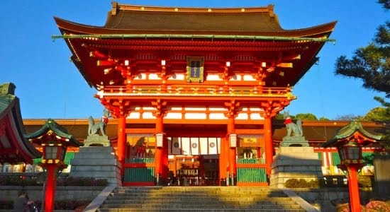 Tempat-Wisata-Terbaik-di-Jepang-Kuil-Fushimi-Inari