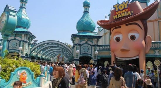 Wahana-permainan-Toy-Story-Mania-di-Tokyo-Disneyland