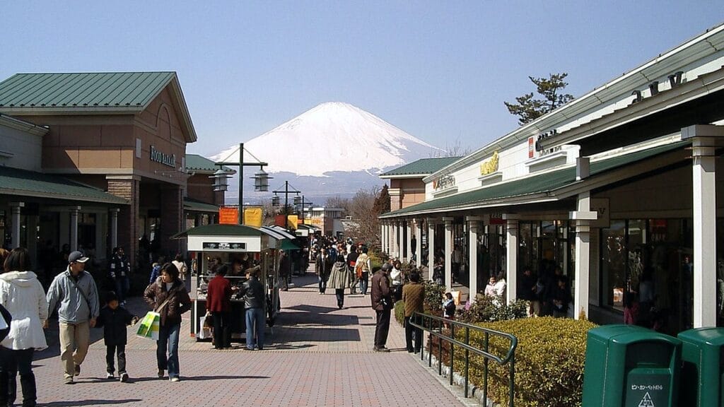 Berbelanja di Premium Outlet Gotemba