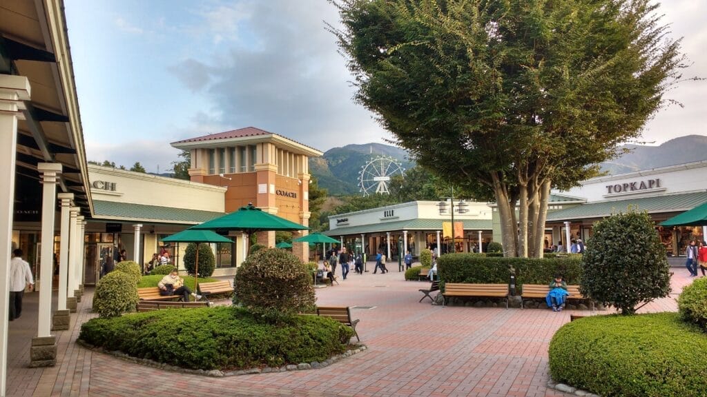 Suasana di Premium Outlet Gotemba