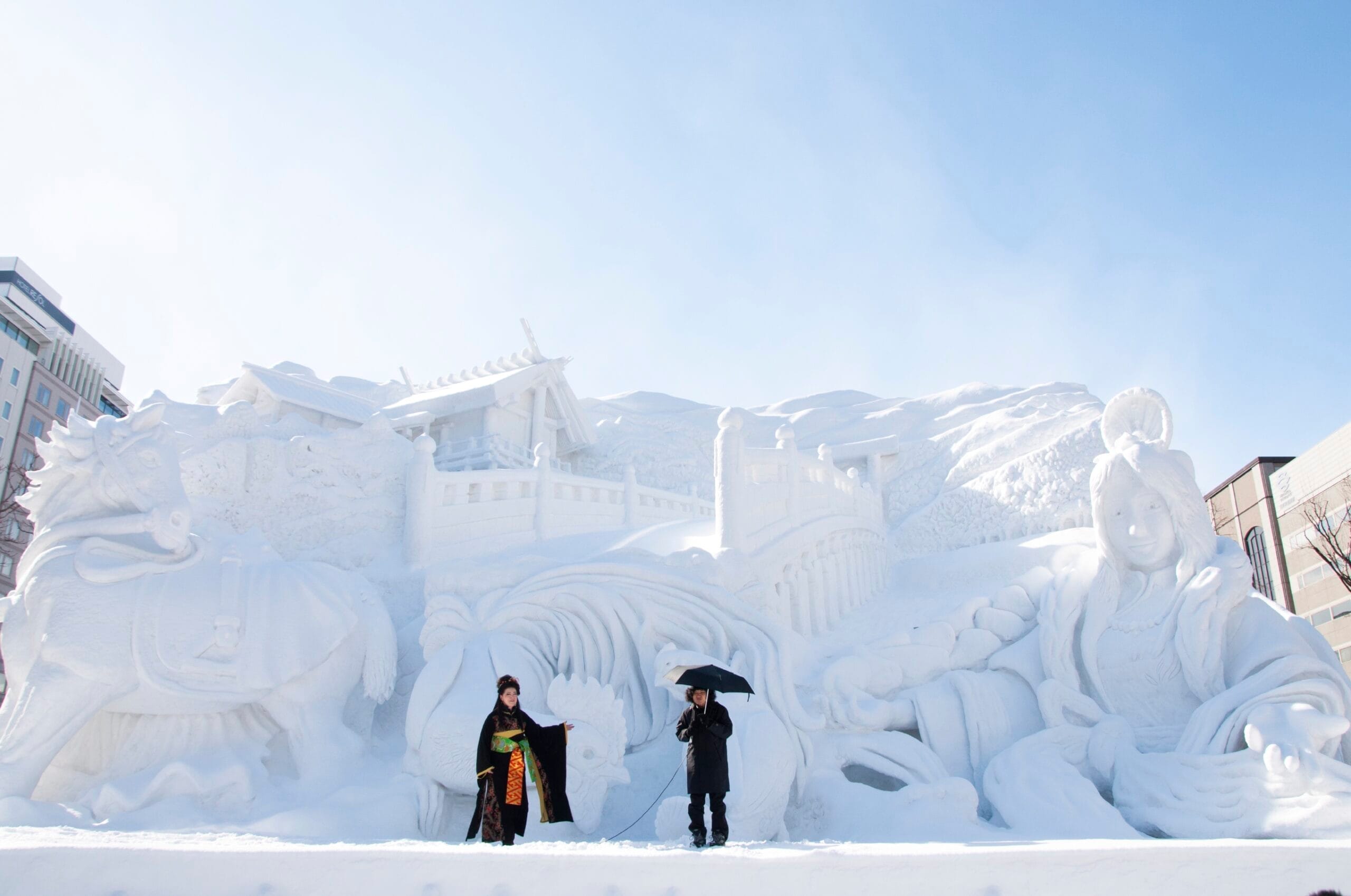 Patung Raksasa di Sapporo Snow Festival