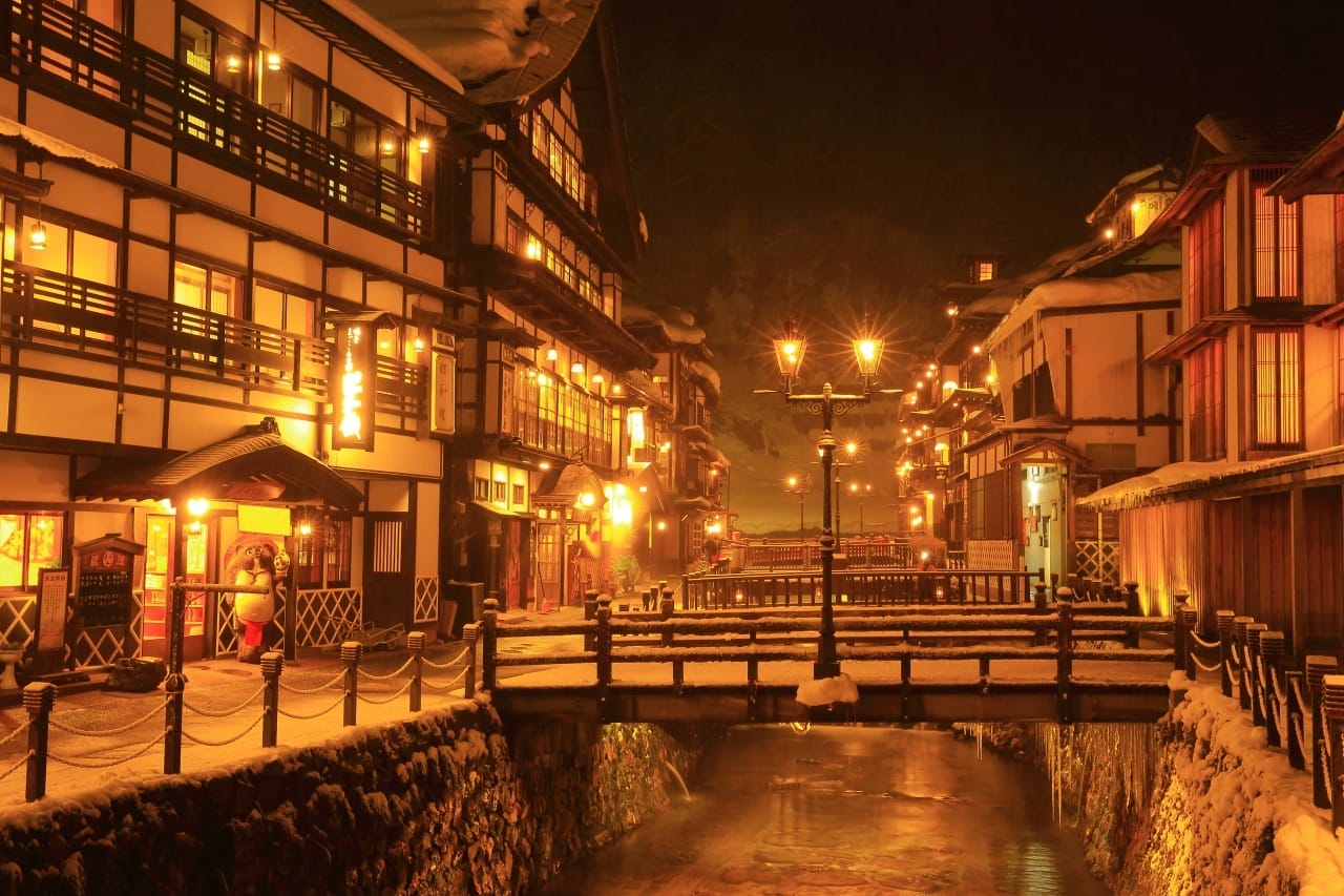 Pemandangan Malam Hari di Ginzan Onsen Yamagata