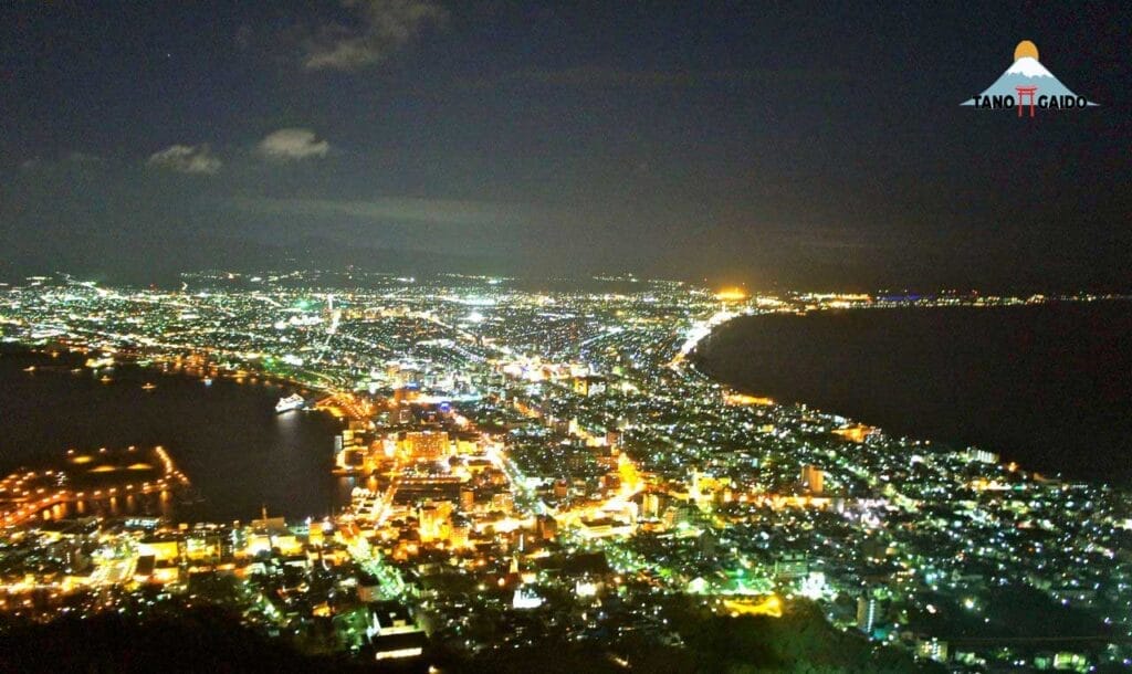 Pemandangan Malam dari Gunung Hakodate-san yang Romantis