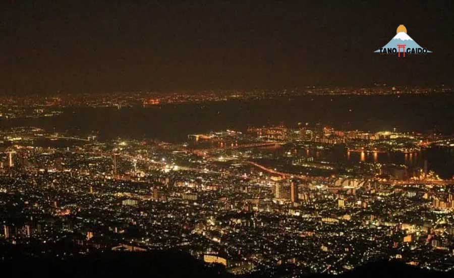 Pemandangan Malam dari Gunung Maya-san Kobe