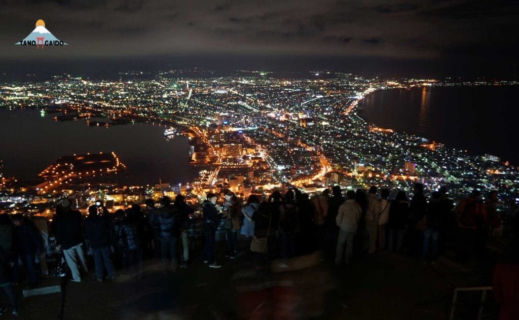 Suasana Malam Hari di Gunung Hakodate-san