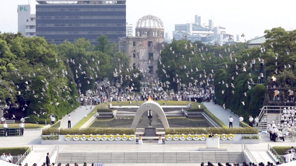 Suasana Upacara Peringatan di Hiroshima Memorial Park