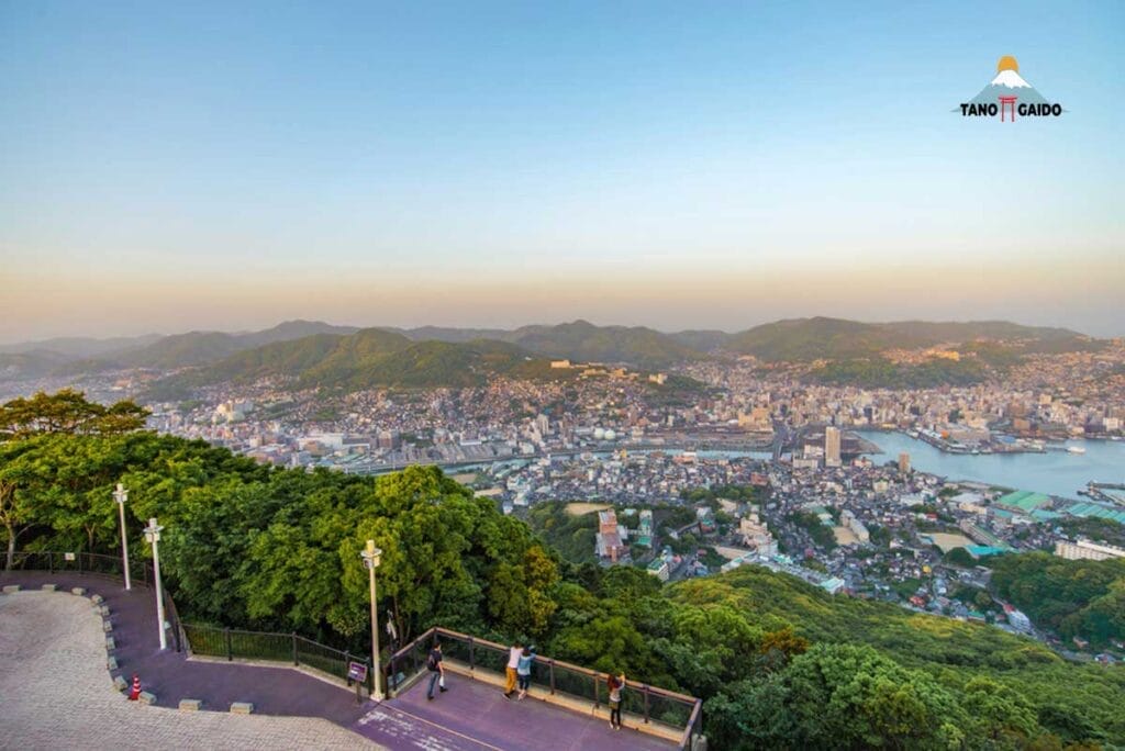 Suasana di Dek Gunung Inasayama Nagasaki