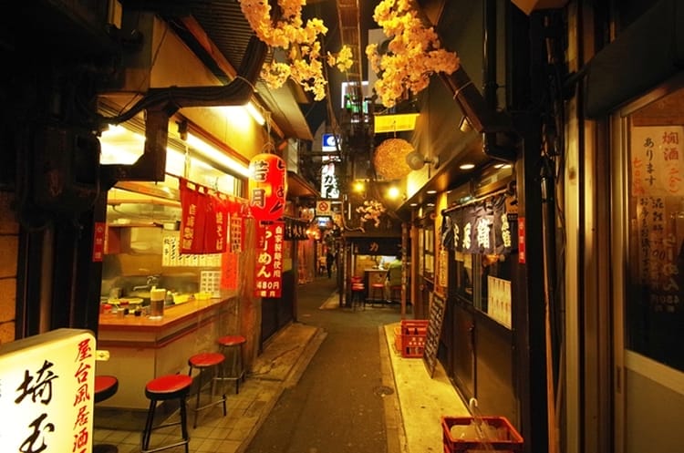 Suasana di Omoide Yokocho