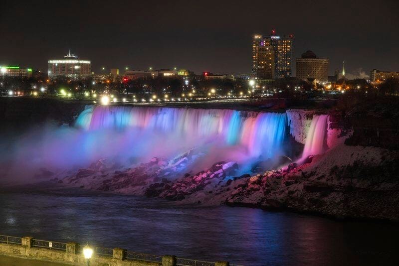 Iluminasi Niagara Cahaya