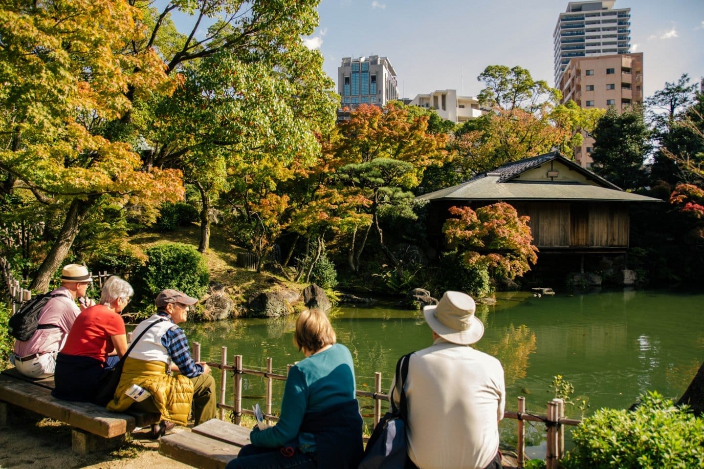 Suasana Bersantai di Sorakuen Garden